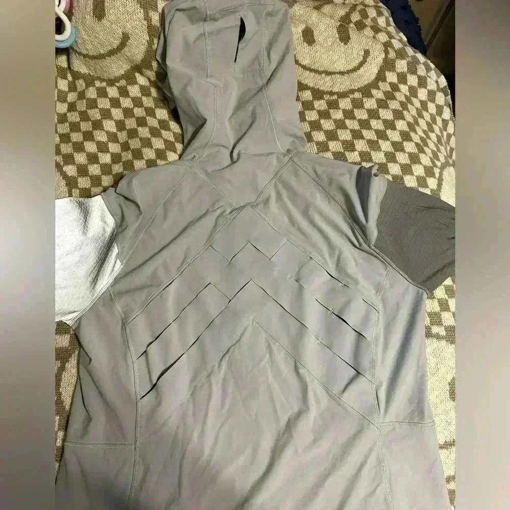 Lululemon light speed jacket 8 - Picture 5 of 9